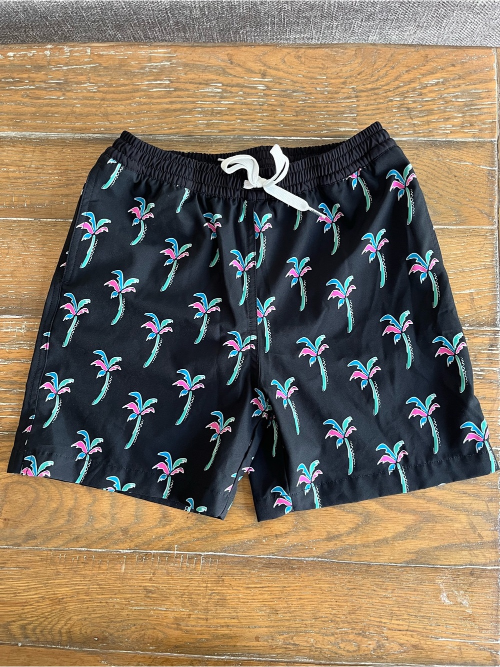 chubbies Boy’s Black Swim Trunks Palm Tree size M 10/12 mesh lining